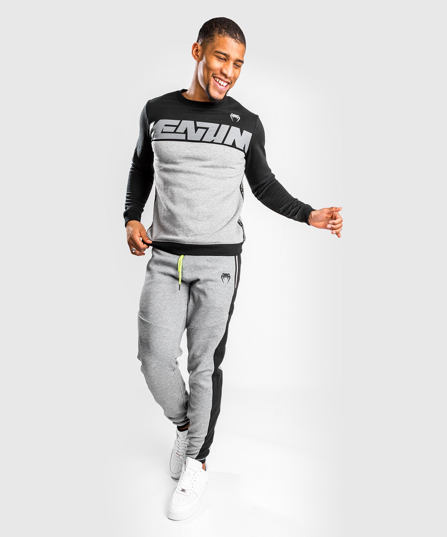 Pantalón de chándal Venum LASER EVO 2.0 - negro/gris