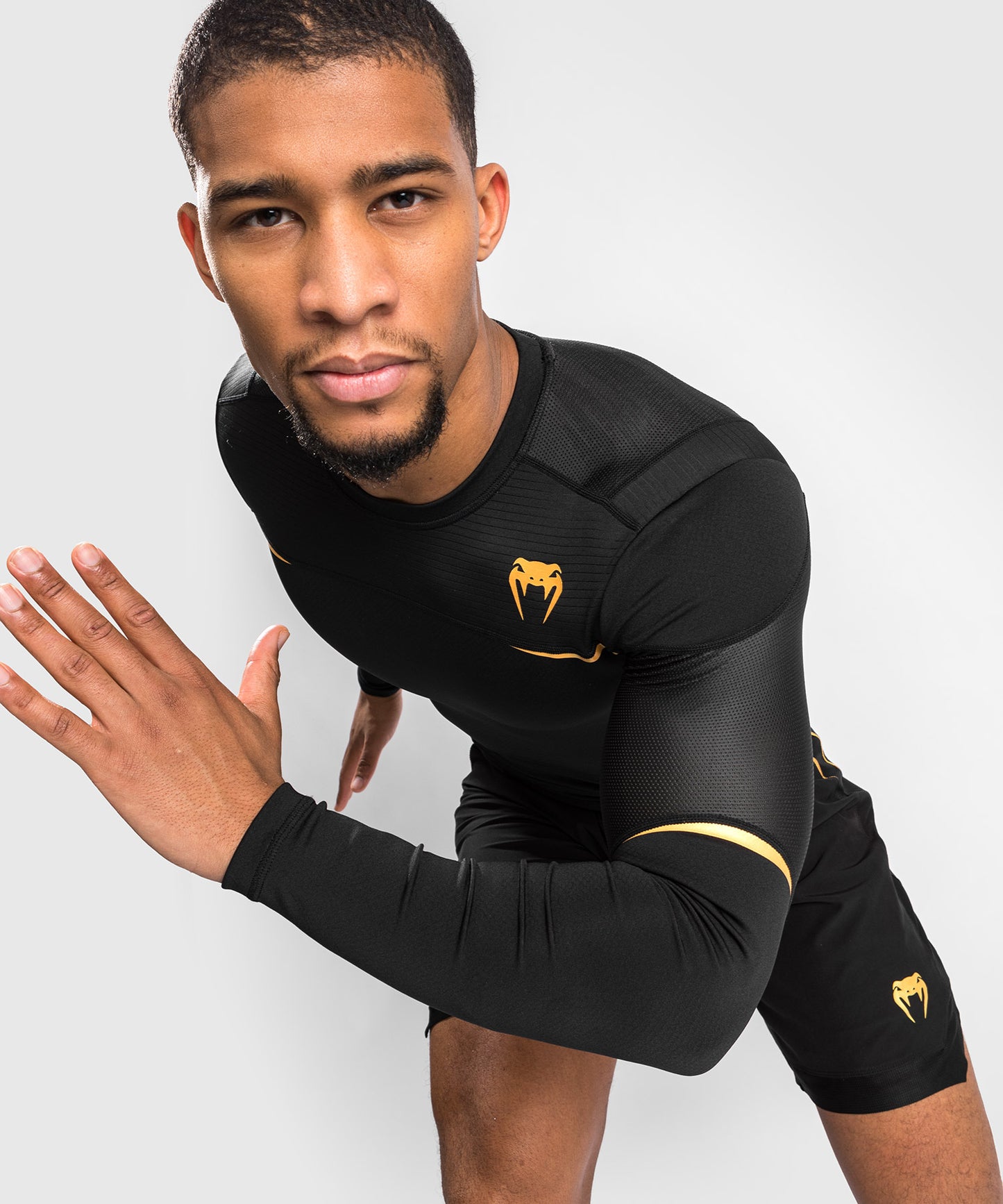Camiseta de compresión Venum tempest 2.0 (manga larga) - Negro/Dorado