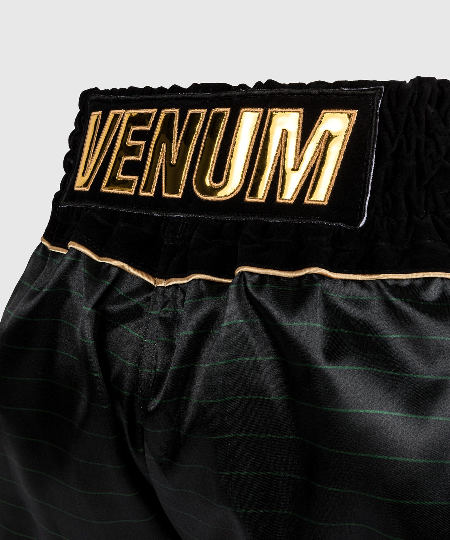 Venum Attack Shorts de Muay Thai - Negro/Verde