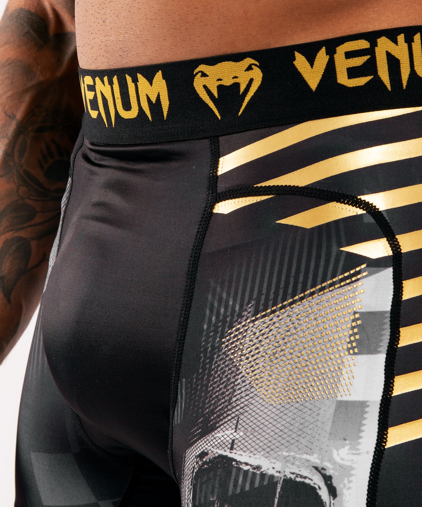 Shorts de compresión Venum Skull - Negro