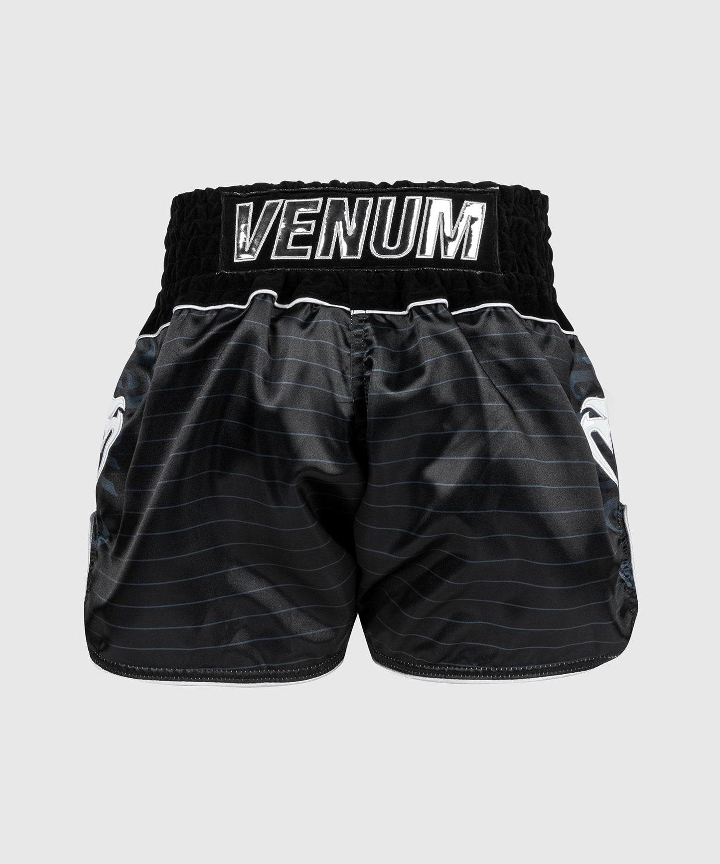 Venum Attack Shorts de Muay Thai - Negro/Plata