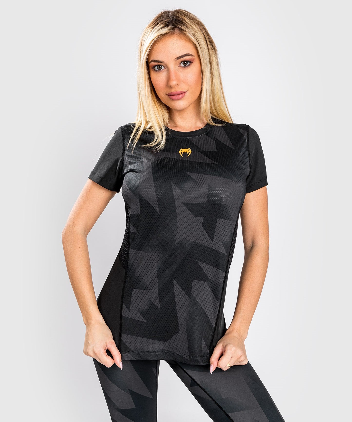 Camiseta Venum Razor Dry Tech - Para Mujeres - Negro/Oro